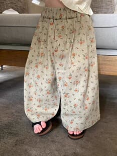 One Three Cub Girls Spring Retro Floral Jeans Wide Leg Pants Baby Trendy Children Loose Pants Long Pants