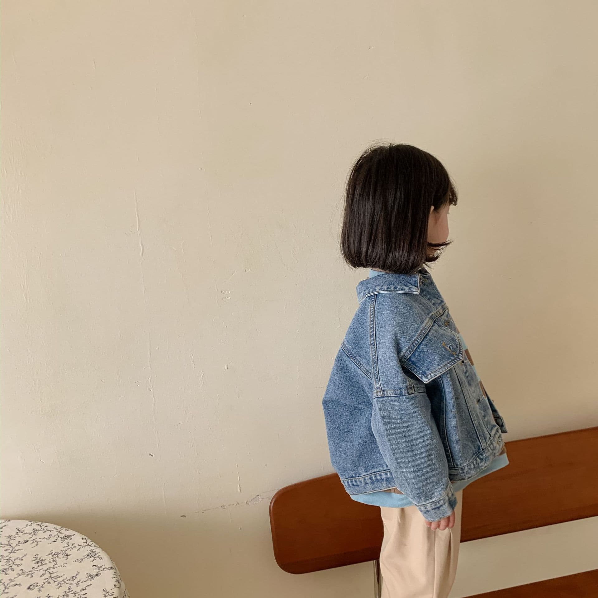 Korean children's long-sleeved denim jacket for spring and autumn, suitable for toddlers and boys.