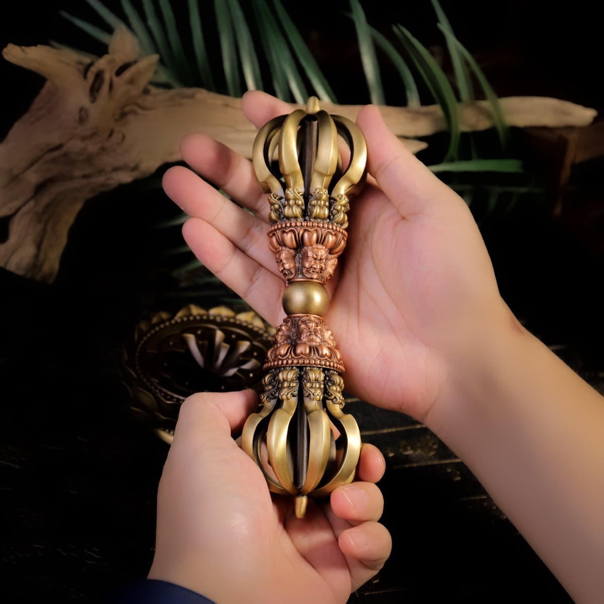 The card is a new product of Puba nine-strand vajra pestle ornaments with a base for display in the temple to worship the magic pestle vajra prong wholesale