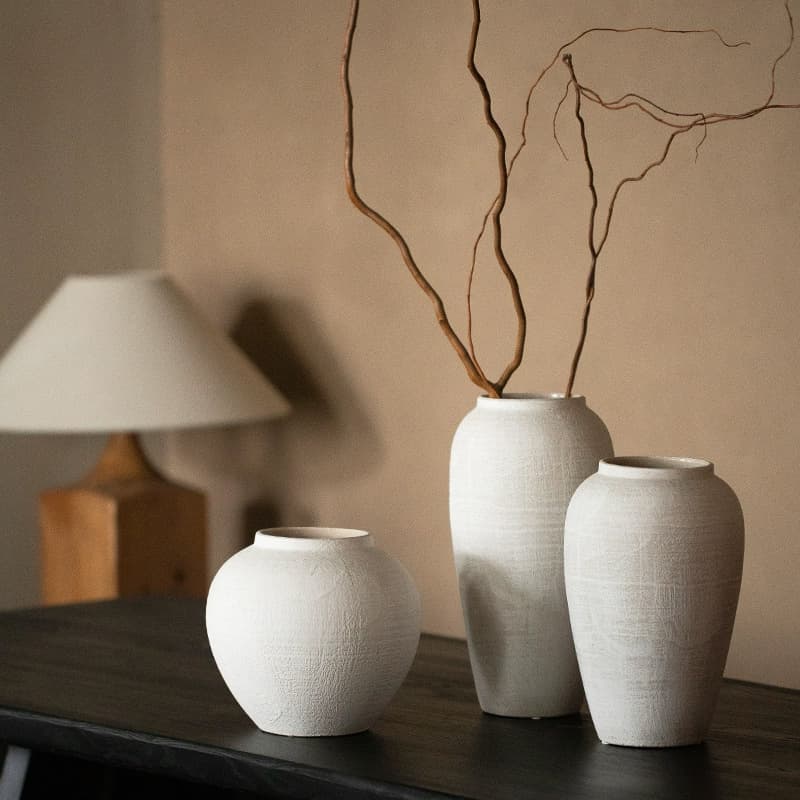 Jingdezhen ceramic vase with a light luxury and high-end feel, vintage ceramic jar, ceramic living room flower decoration, wabi-sabi style ornament