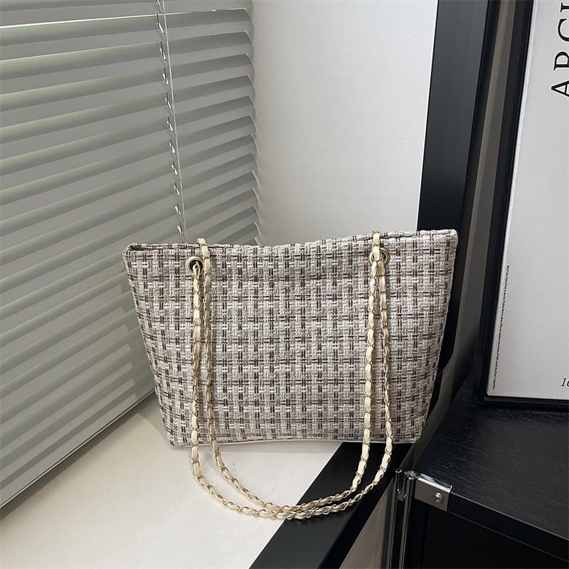 Textured Checkered Light Luxury Chain Small Square Bag, High-End Chanel-Style Contrast Color Handbag for Women, Fashionable Trendy Shoulder Bag