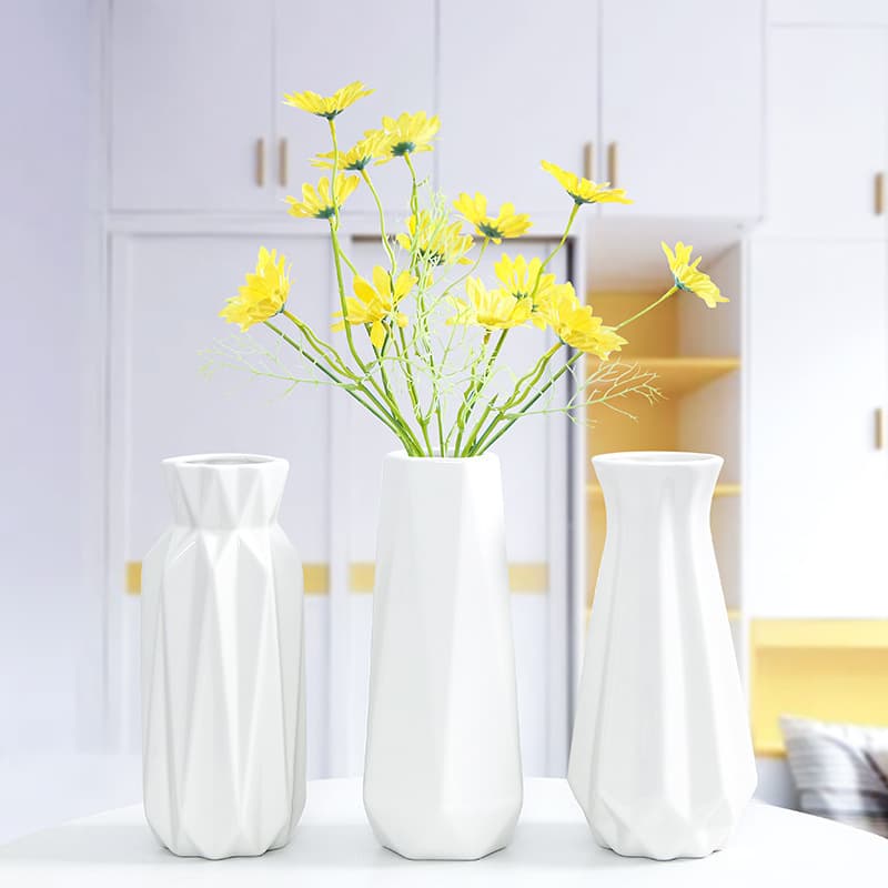 White Minimalist Ceramic Vase for Hydroponics, Nordic Modern Creative Home Decor for Living Room and Dining Table, Suitable for Dried Flowers and Floral Arrangements