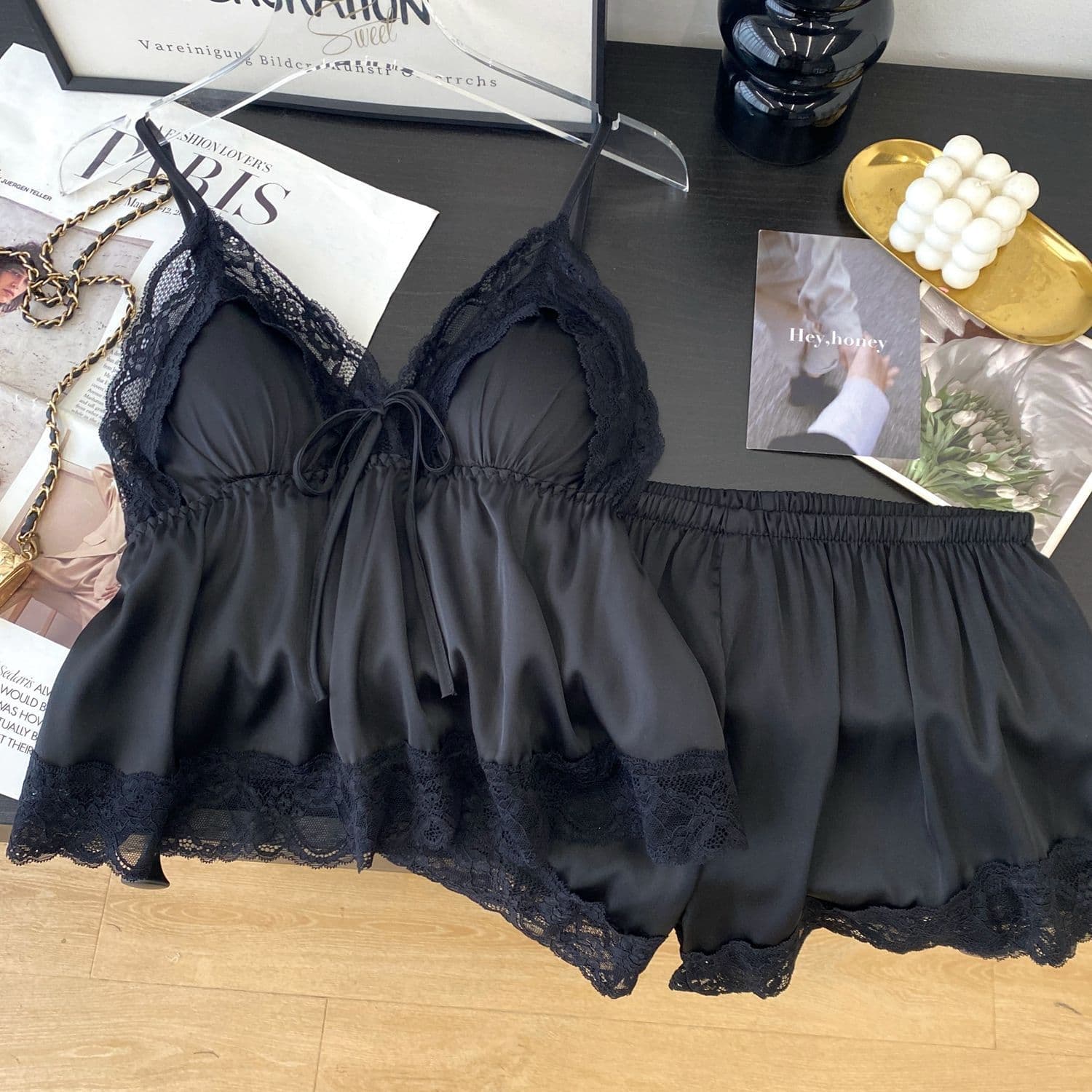 Four-Color Bestseller Summer Camisole and Shorts Sleepwear Set with Padded Bra, Ice Silk Fabric, Women's Heavy Craftsmanship Palace Style Sexy Lace Set