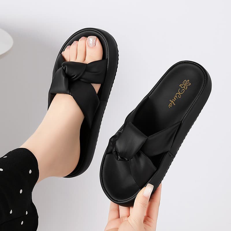 Small thick-soled heightening slippers for women 2026 summer new retro fashion with skirts versatile beach slippers