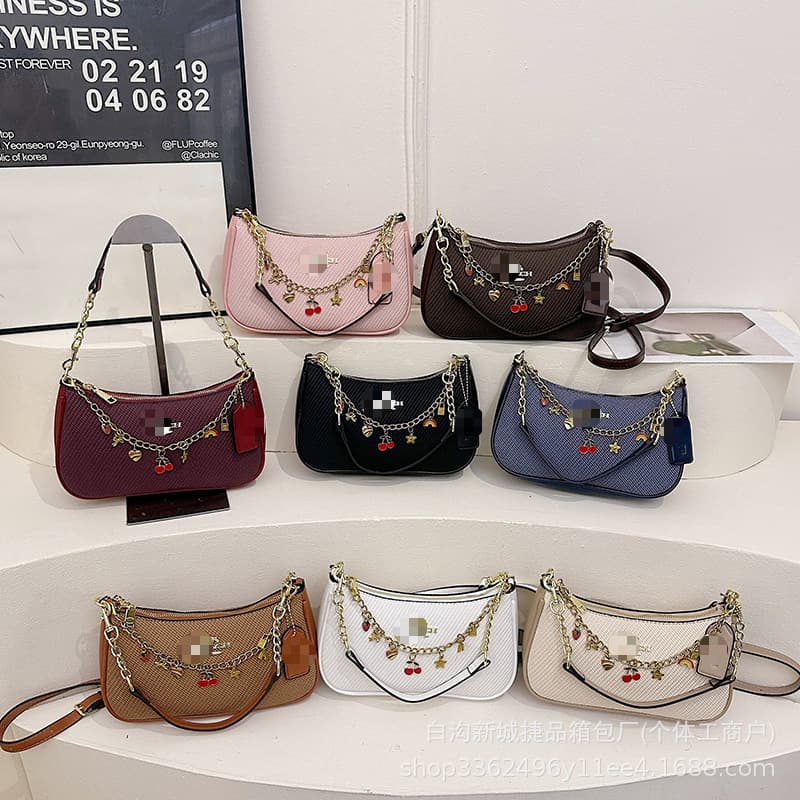 C Brand New Stylish Underarm Bag, Crescent Bag, European and American Retro Print Chain Mahjong Bag, Zippered Shoulder Bag for Women