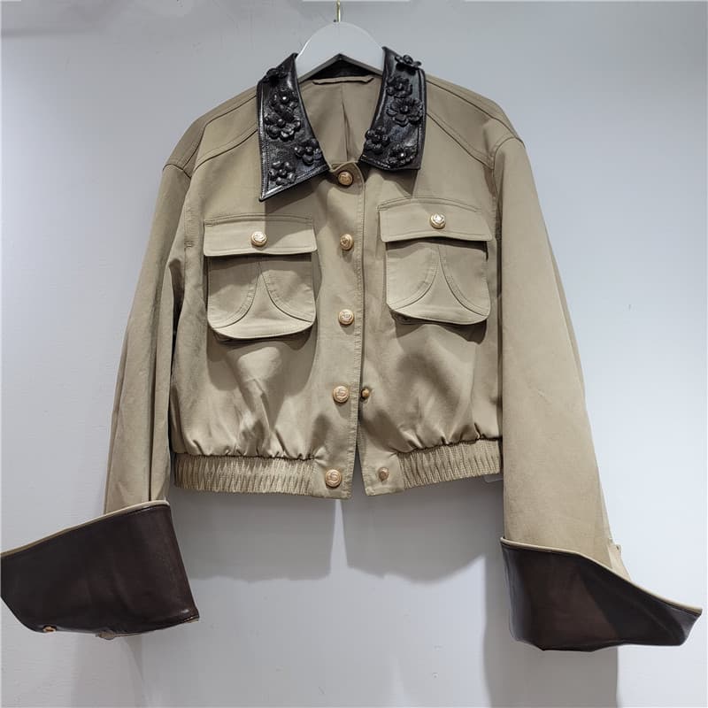 Vintage Patchwork Leather Collar Short Utility Jacket Hand-Embellished Floral Collar Multi-Pocket Elastic Hem Coat