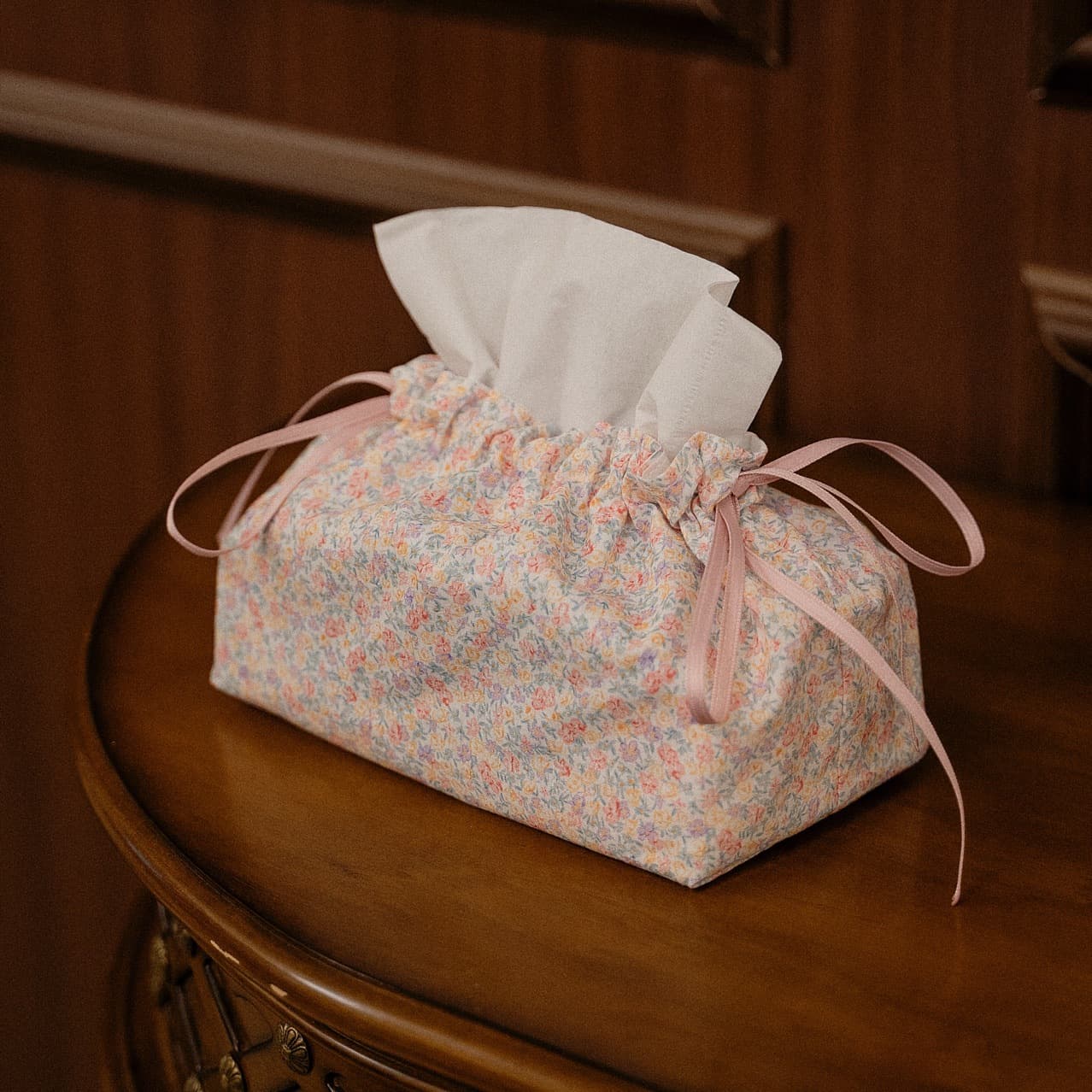 Niche high-value fabric tissue box, Instagram-worthy, perfect for car seats, center consoles, living room, and bedrooms.