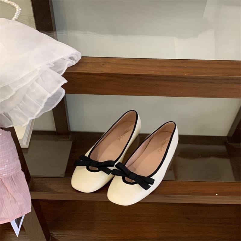 Xiaoxiangfeng inner height increasing shoes round toe shallow mouth ballet shoes for women with skirt Mary Jane small leather shoes