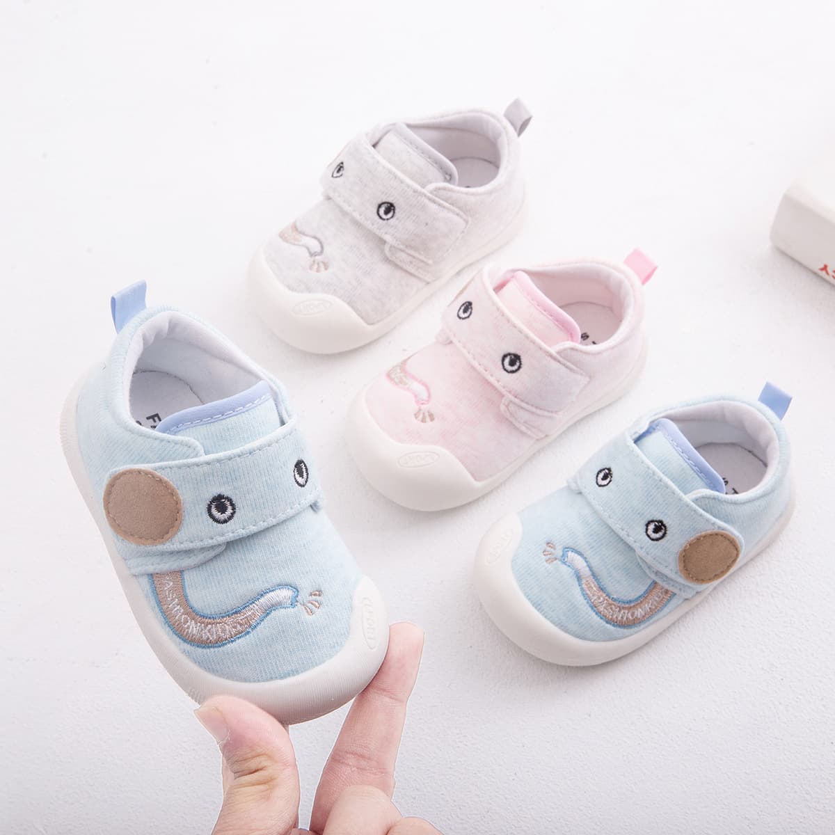 2026 Baby Walking Shoes for Girls, Autumn 0-1-2 Years Old, Soft Sole Non-Slip Shoes for Boys and Girls