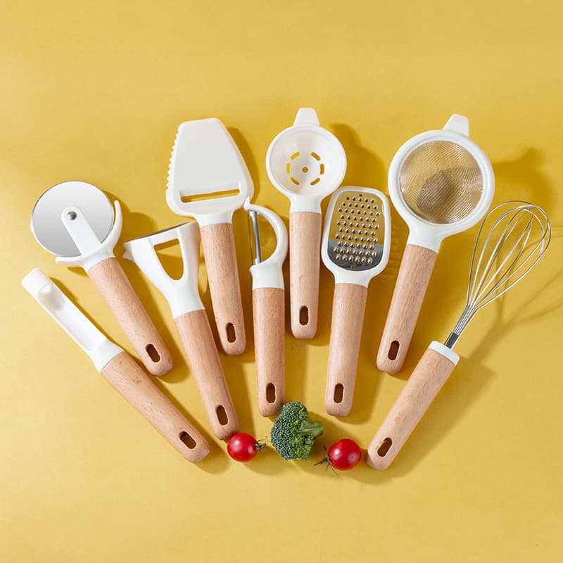 Multi-Functional Kitchen Tool Set Wood Handle Small Gadgets Storage Rack Shredder Egg Beater Bottle Opener Filter Single Piece