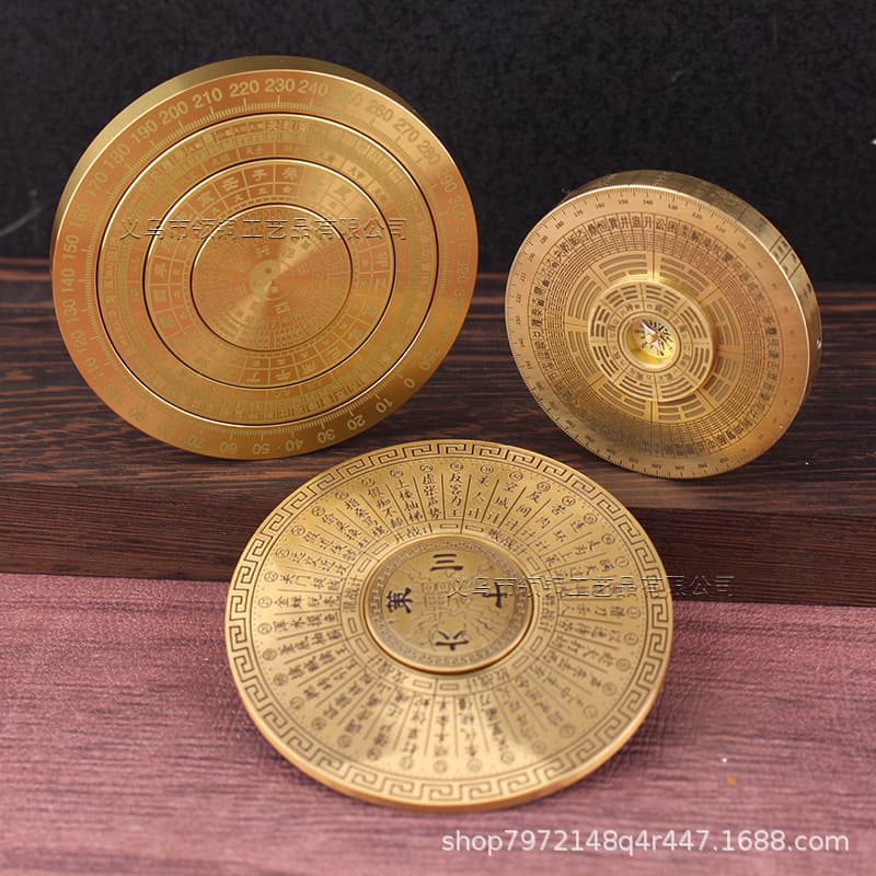 Brass Compass with Rotating Handle, Multi-Bearing Precision Craft Portable Stress-Relief Spiral Compass Bagua Face Feng Shui Ornament