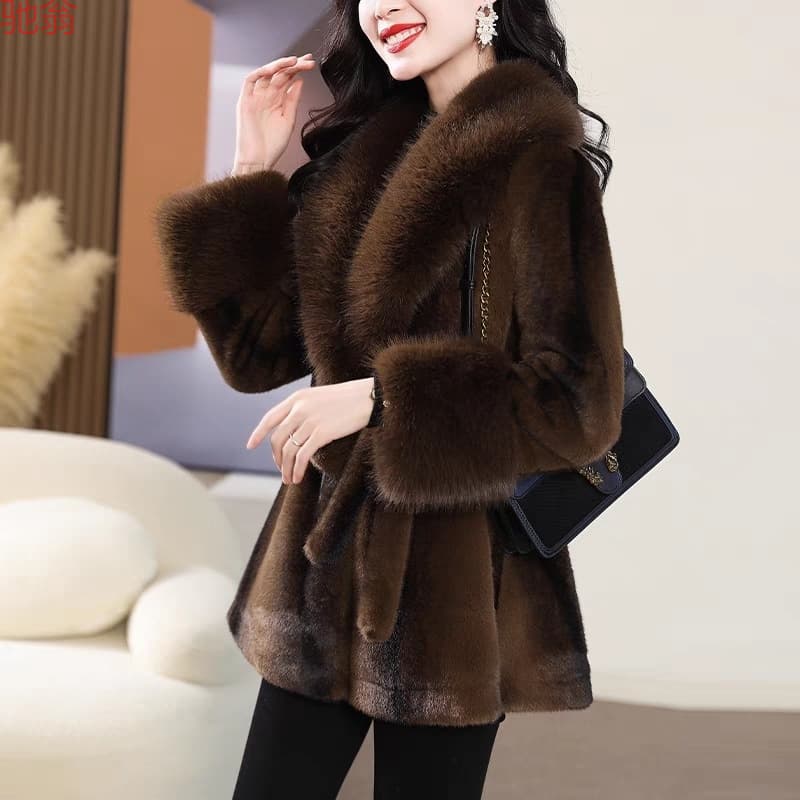 Y9Z 2024 Winter New Style Faux Mink Fur Coat for Women, Youthful High-End Luxurious Golden Mink Fur with Integrated Fur and Leather