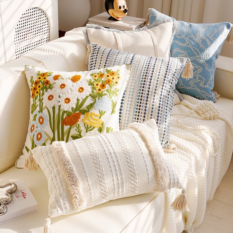 Fresh Blue Floral Sofa Throw Pillow Cushion Cover, Rustic Garden Style for Bedroom Headboard, Window Bay, Chair