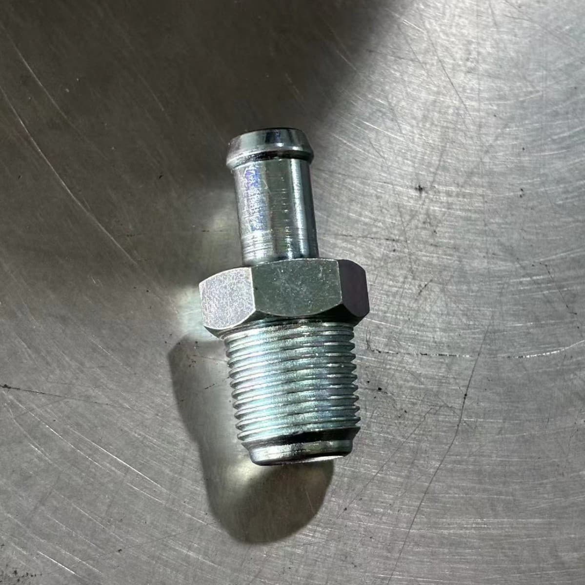 Manufacturer supplies PCV valve 11810AA131 for Subaru, in stock