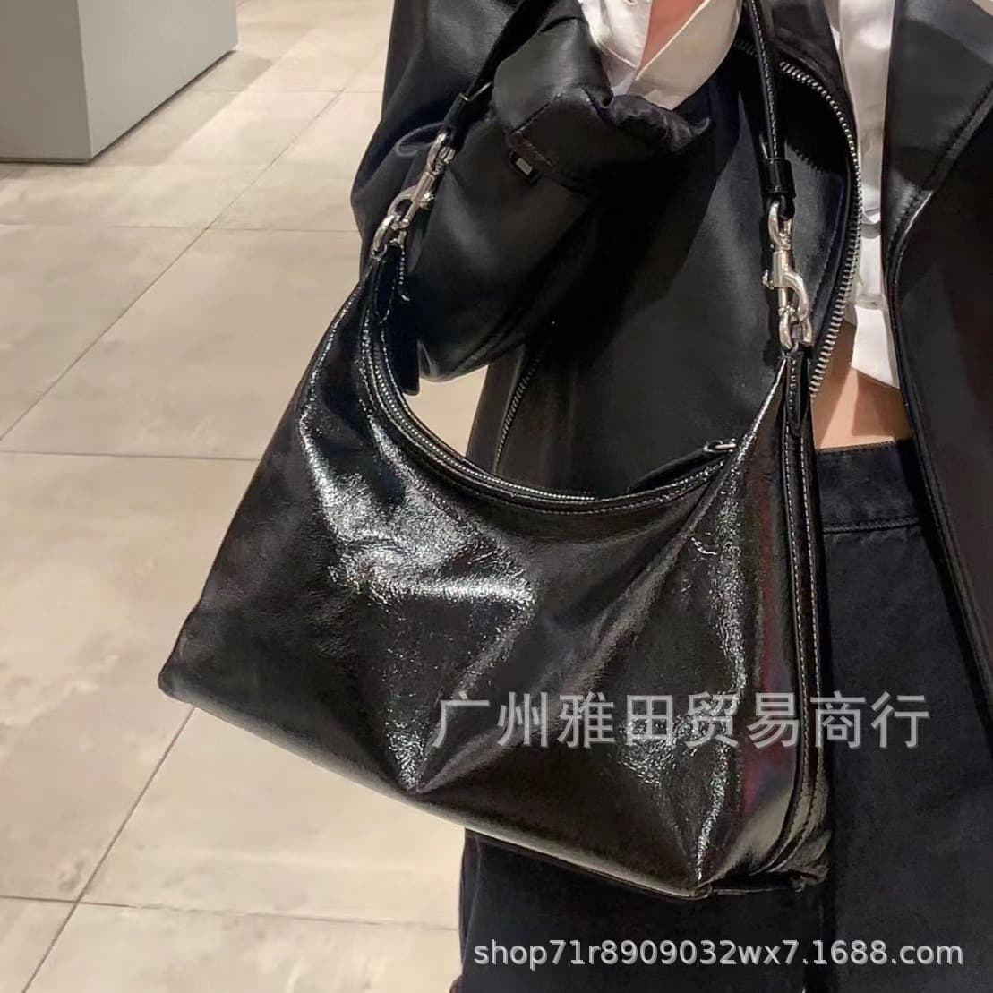 Juliet Juliet women's bag retro half-moon oil wax leather armpit bag crossbody bag genuine leather middle-aged hobo moon bag