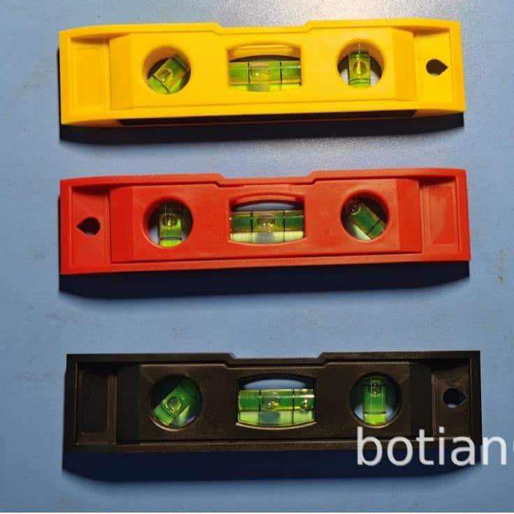 Factory direct sales of torpedo-shaped spirit levels, reasonable prices, excellent quality, 6-inch and 9-inch spirit levels.