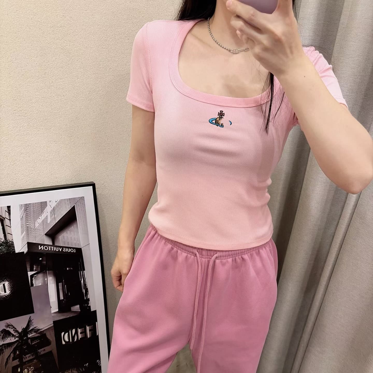 High Quality West Grandmother Square Neck Short Sleeve 26 Summer U Neck Unique Back Waist Revealing T-Shirt New Fashion Slim Fit Top