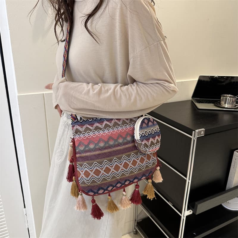 2026 New Ethnic Style Women's Bag Fashion Woven Shoulder Bag Trendy Fringe Crossbody Bag Niche Bag Wholesale