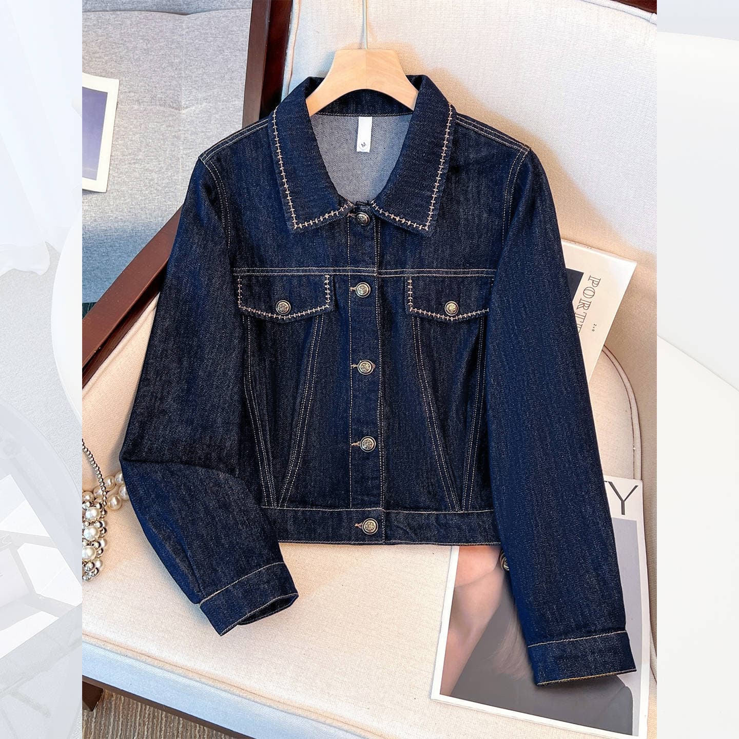 Early spring, beautiful dark blue denim jacket, women's short 2026 spring new light jacket