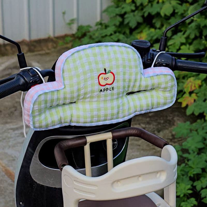 Anti-collision baby headrest, protective electric car child seat, electric scooter baby doll front headrest, a must-have!