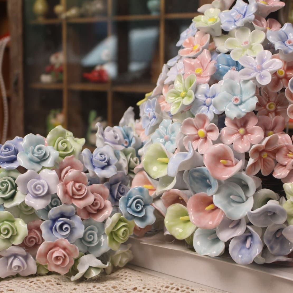 Jingdezhen Ceramic Eternal Flowers - High-Temperature Ceramic Flower Stall Night Market, Creative Simulated Floral Gifts and Cultural Flower Creations