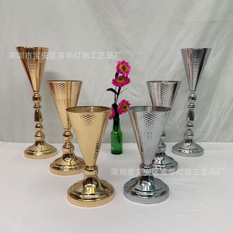 Creative wedding layout iron flowerware hotel wedding main table decoration flower arrangement ornaments sign-in table flower stand ornaments