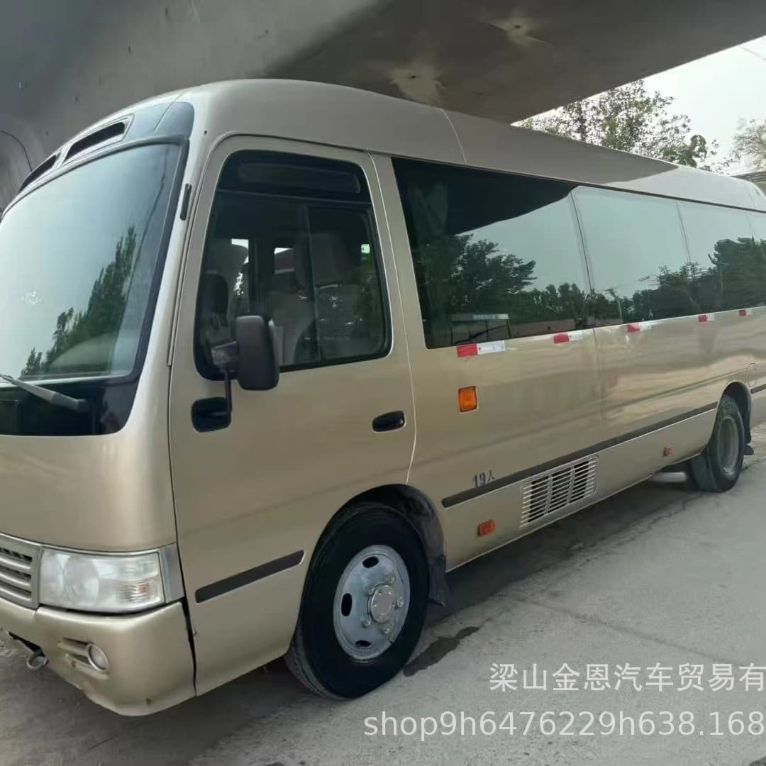 Export-grade refurbished Toyota Coaster 23-seat minibus, business and tourist bus, commuter bus.