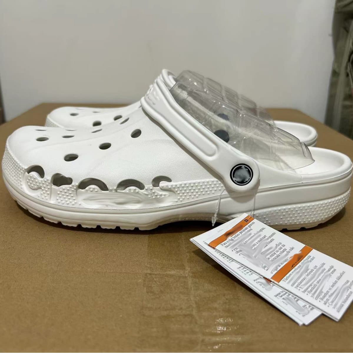 New CROS Classic Crocs Hole Sandals Outdoor Beach Shoes Men Women Couple Sandals Cross-border Factory Direct Wholesale