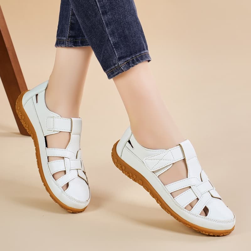 Cross-border plus size 35-46 summer handmade retro sandals, soft-soled mom shoes, Velcro casual women's shoes, beach shoes