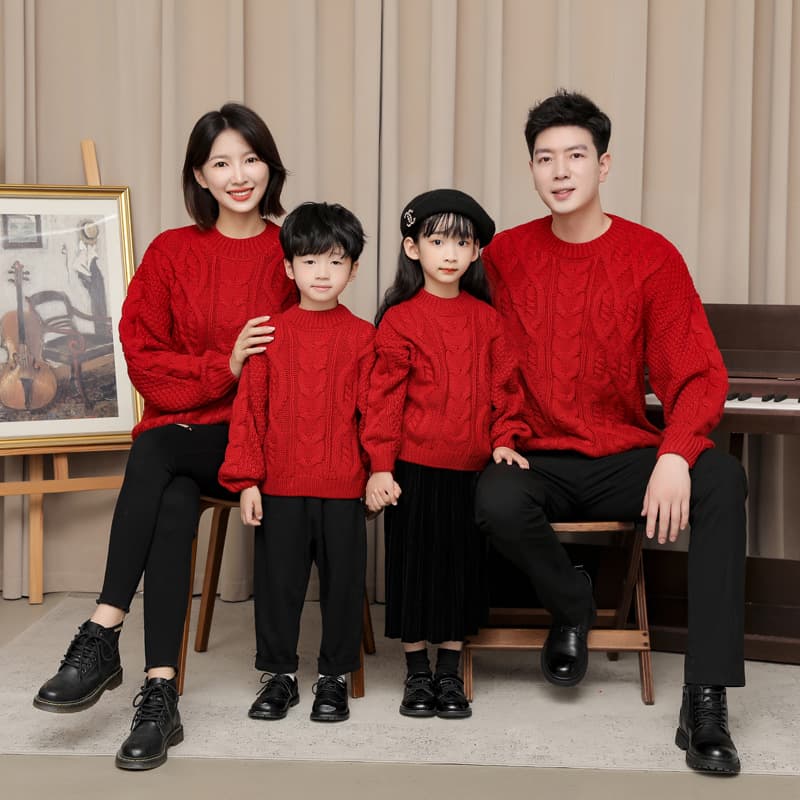 Family Portrait Matching Outfits for 3-4 People, Mother-Child, Father-Child, Mother-Daughter, Thickened Sweater for Autumn and Winter