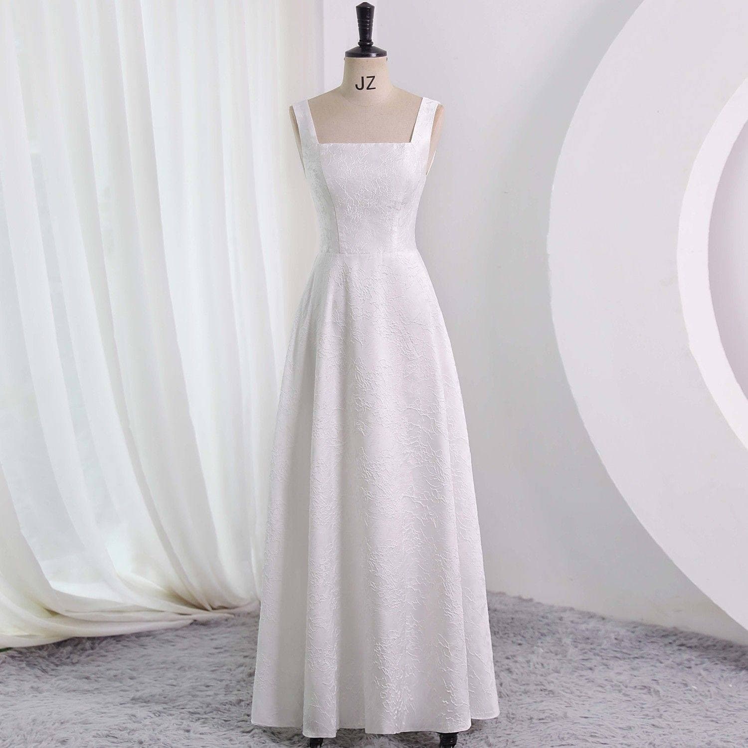 Cross-border wholesale light wedding dress white strapless mini dress simple and elegant engagement certificate evening dress daily dress