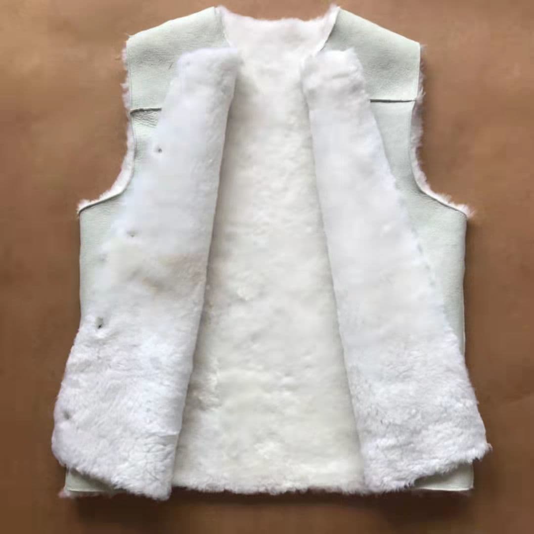 Handmade wool vest, winter men's and women's sheepskin vest, thickened for warmth, genuine sheepskin vest.