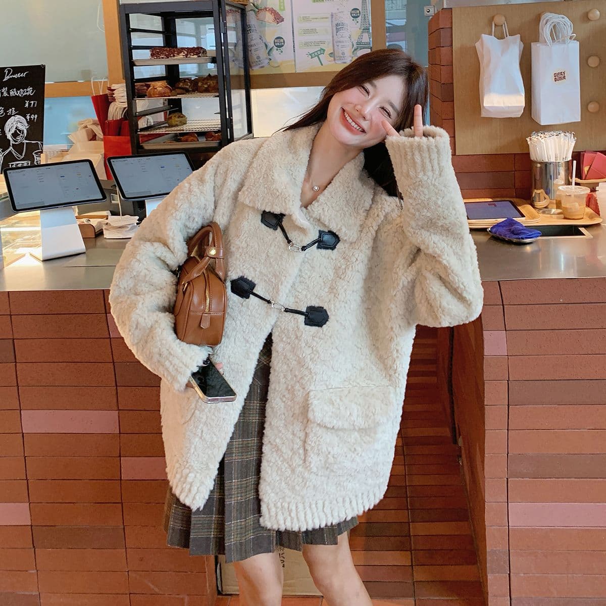 Women's Lamb Wool Faux Fur Coat, Thickened New Style Horn Button Warm Winter Loose Cotton Top