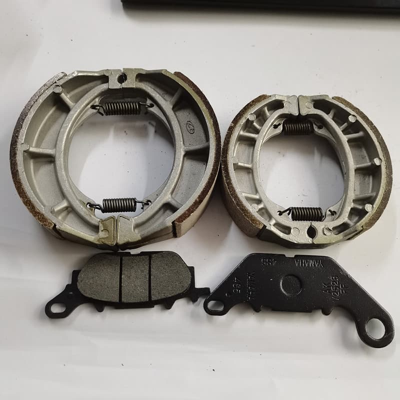 Linhai Yamaha LYM110-2-3 Xifa C8 underbone motorcycle: front disc brake pads, rear brake pads.