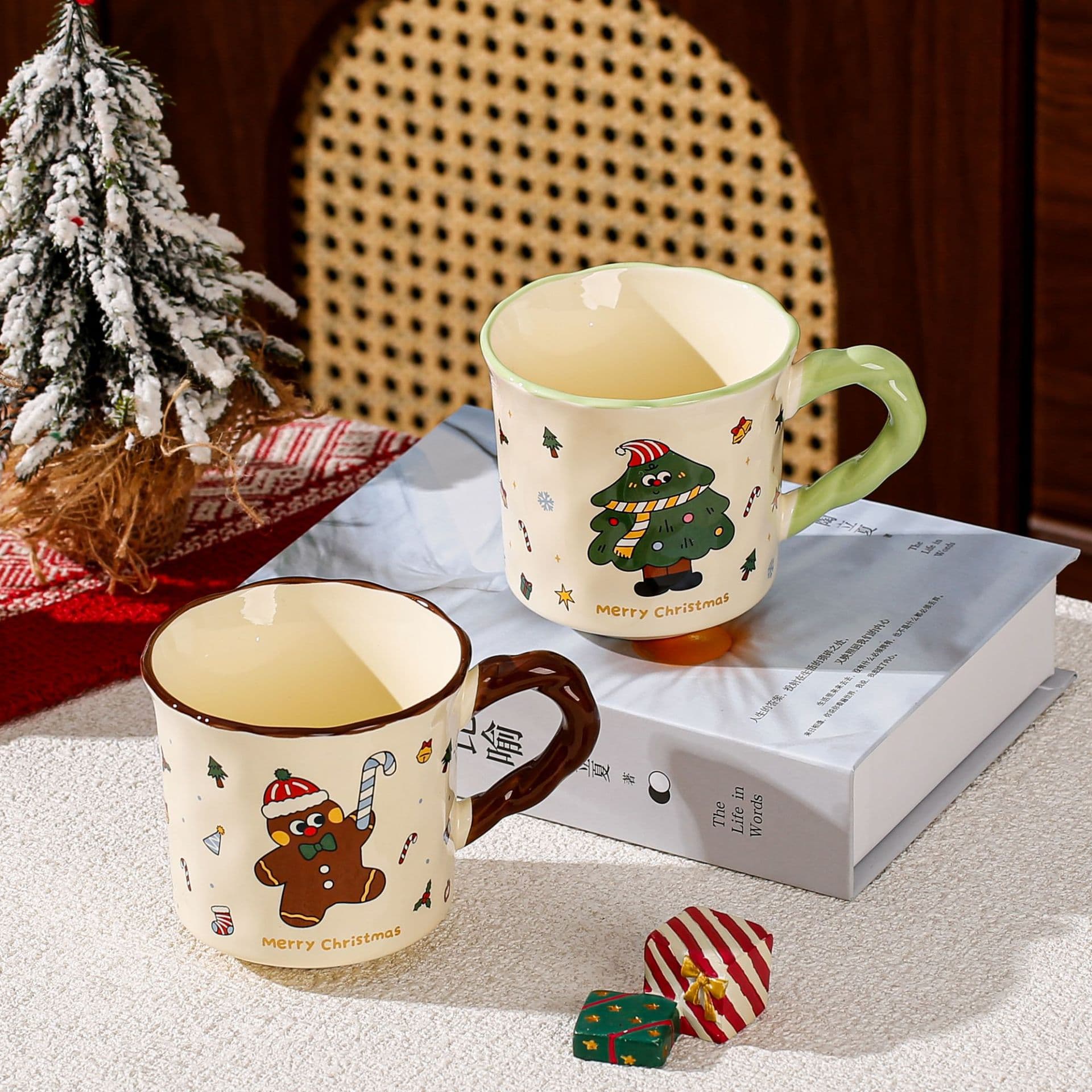Cross-border creative Christmas mug, ceramic cup, souvenir coffee cup, lidded spoon, personalized water cup, good-looking