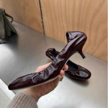 Guangzhou High-End Niche T*R Spring/Summer New Style Soft Lambskin Pointed-Toe Ballet Flats for Women, Genuine Leather Pleated Kitten Heel