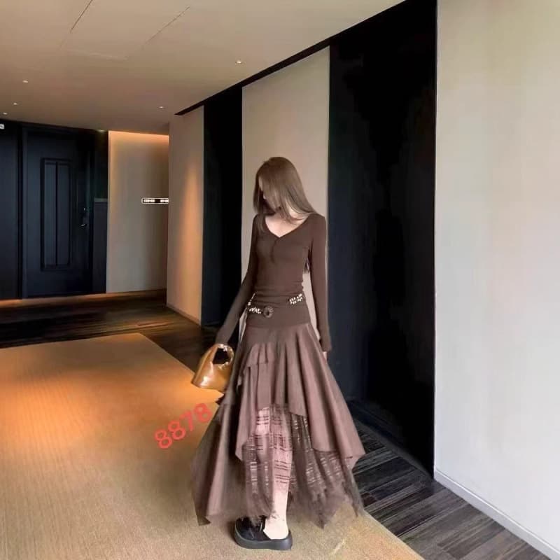 2026 Autumn and Winter Fashion Hot Girl Suit Slim Fit Shoulder Long Sleeve T-shirt Women's Spliced Irregular Skirt Two-piece Set