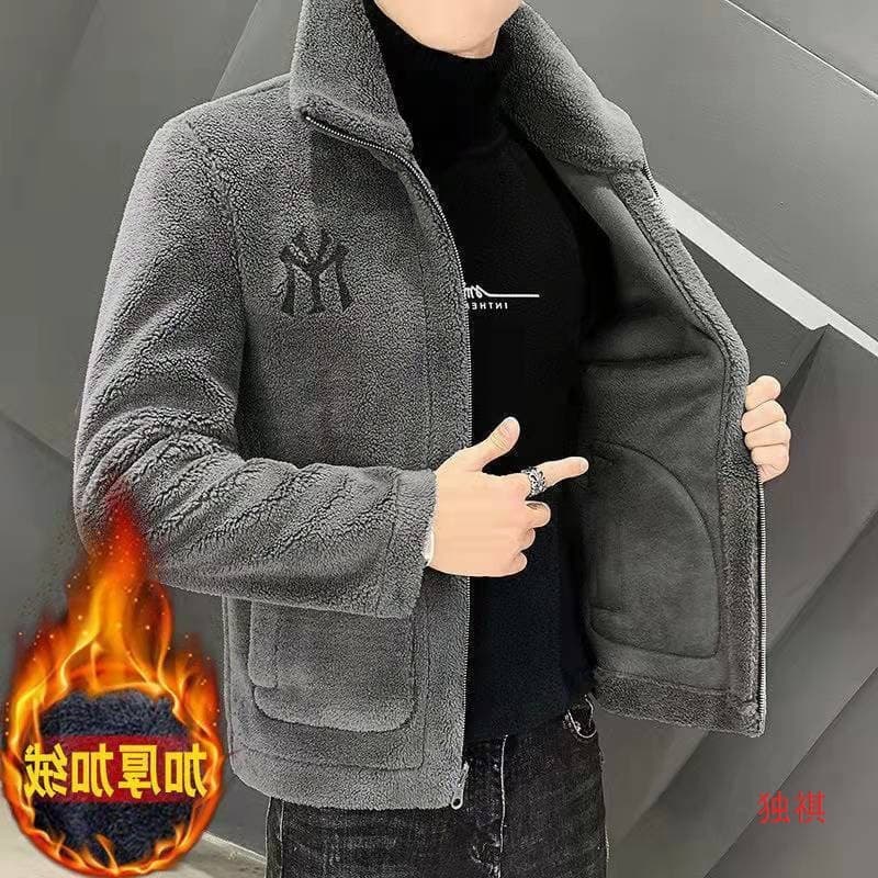 Plus-size men's coat, new autumn/winter style, short lapel, thickened lamb fleece coat, plus size for young Chinese men.