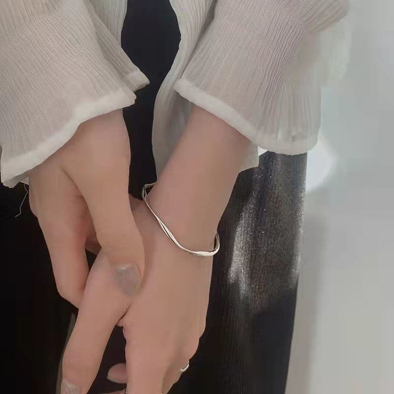 Women's Bracelet, Minimalist Design, Fashionable, Direct Factory Wholesale for Best Friends