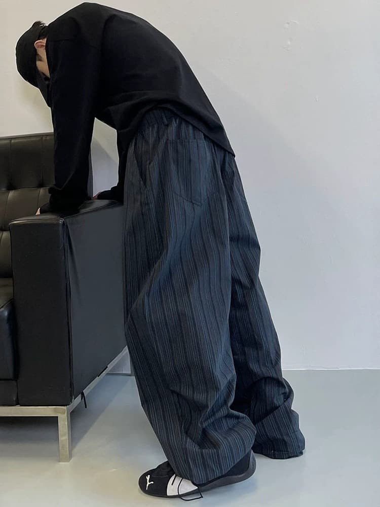 American retro black and blue vertical striped scimitar wide-leg trousers for men, casual, loose and versatile floor-length trousers for men and women