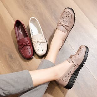 New Summer Genuine Leather Mother Shoes Sandals Comfortable Soft Sole Middle-aged Women's Leather Shoes Hollow Out Middle-aged and Elderly Hole Loafers