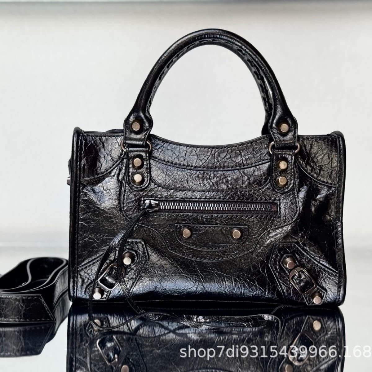 Baiyun Leather City Motorcycle Bag Cool and Chic Waxed Leather Handbag Cracked Pattern