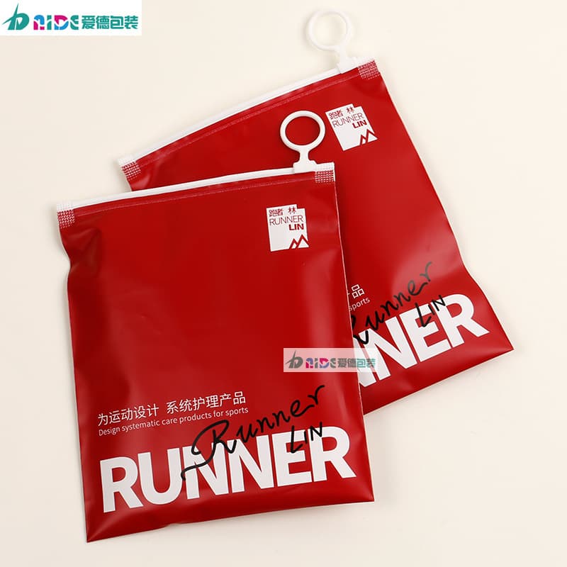 Premium sportswear packaging bags, thickened frosted CPE zipper bags, protective gear and socks plastic self-sealing ring bags.