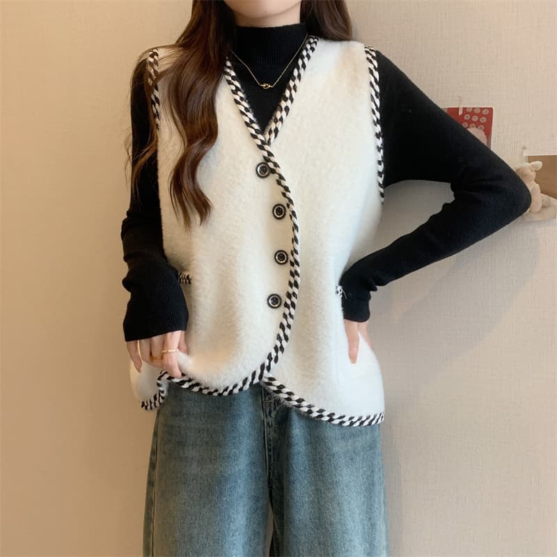 Women's Chanel-Style V-Neck Knit Vest for Fall and Winter, Slim-Fit Outerwear Cardigan Vest Top