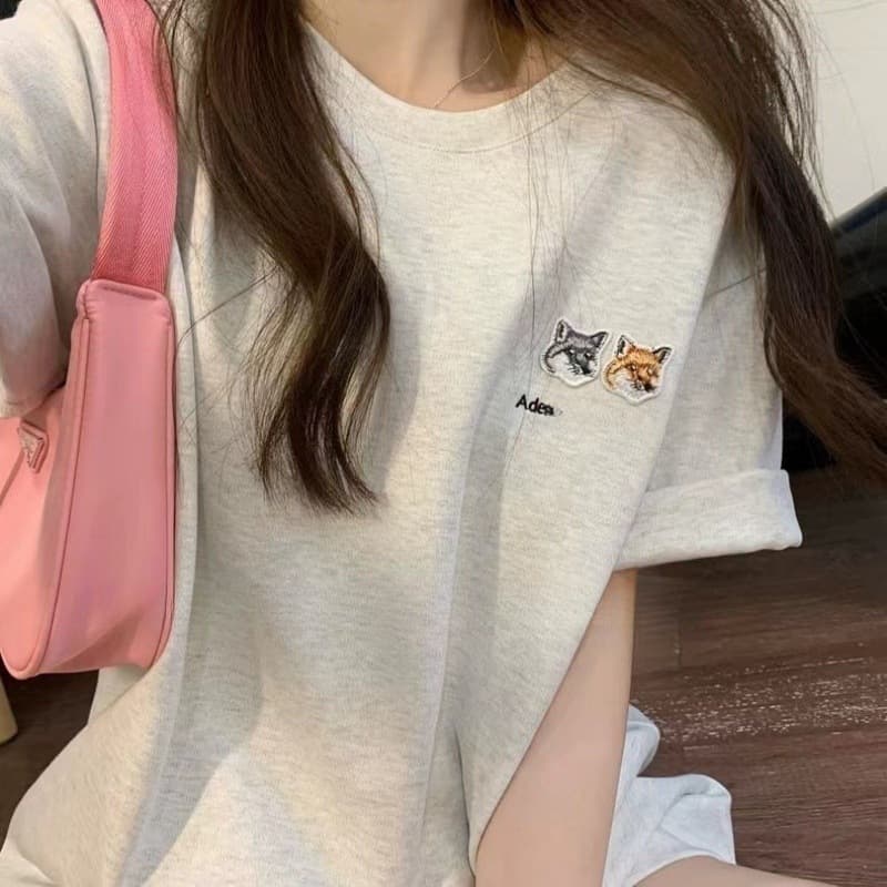 Aderh Summer Short-Sleeve Embroidered Fox T-Shirt for Women and Men, Cotton Loose Round Neck, Petite Half-Sleeve, Street Style