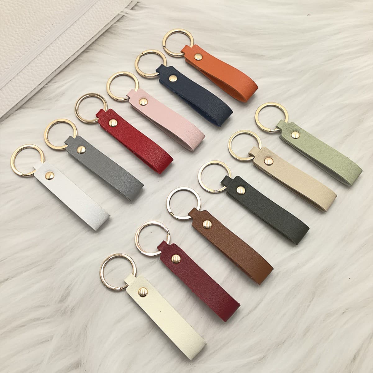 New Creative PU Leather Keychain Solid Color PU Leather Key Ring Small Gift Keychain Business