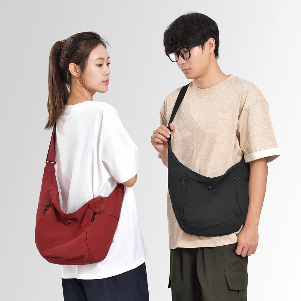 Large Capacity Bag 2026 New Style Dumpling Bag Lightweight Sporty Crossbody Bag Versatile Nylon Shoulder Bag