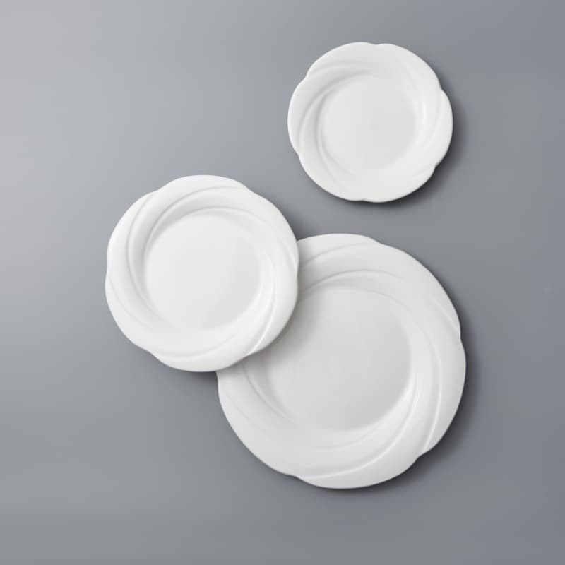 Hotel porcelain creative ceramic plate pure white relief European style hotel special-shaped plate water floating lotus shallow plate multiple types of utensils
