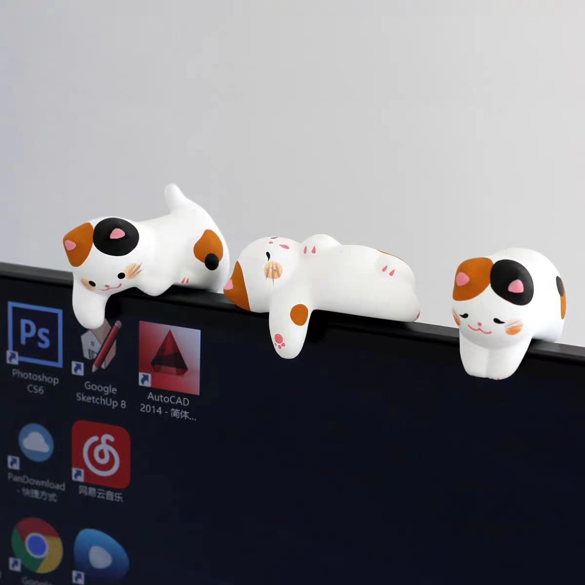 Computer Screen Monitor Decorations Imported from Japan, Cute Cat, Rabbit, Dragon, and Tiger Designs for Car and Office Desk