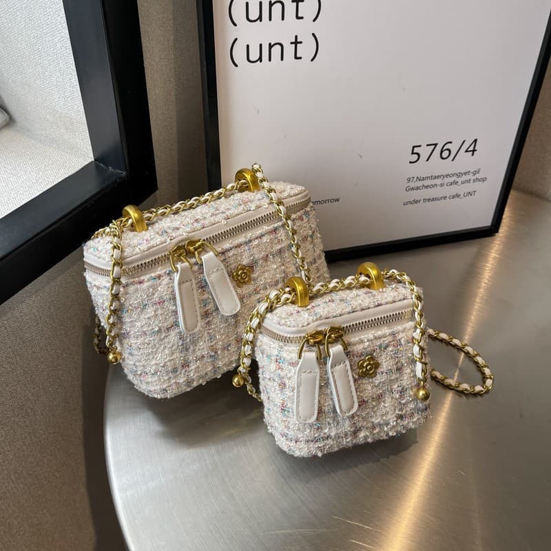 New Chanel-style Wool Mini Chain Bags for Women, Niche Design Box Bags, Versatile Crossbody Bags for Autumn and Winter